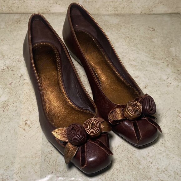 Brown Leather  Womens Flats Gold Rosette Bow Accents Casual Comfort Versatile - Picture 1 of 10